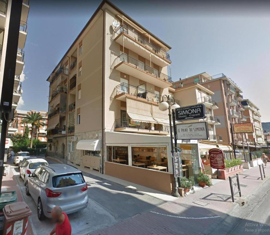 Babyaccommodation Family Experience IV Pietra Ligure Bagian luar foto